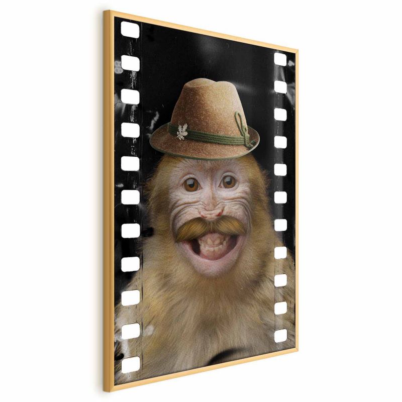 Plakat Artgeist Małpa w kapeluszu 60x90 cm z ramą złotą 1 szt