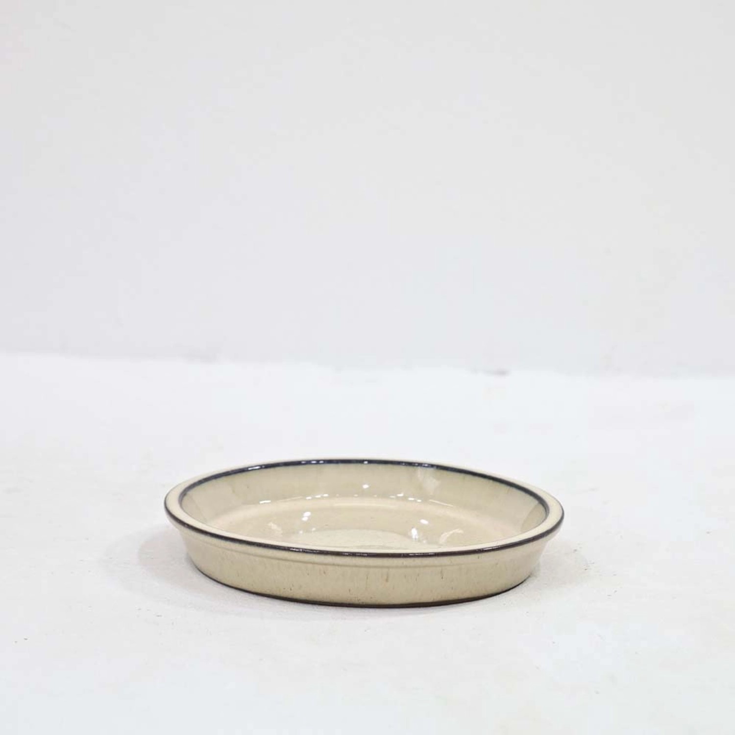 Podstawka ceramiczna szkliwiona krem - 30 cm
