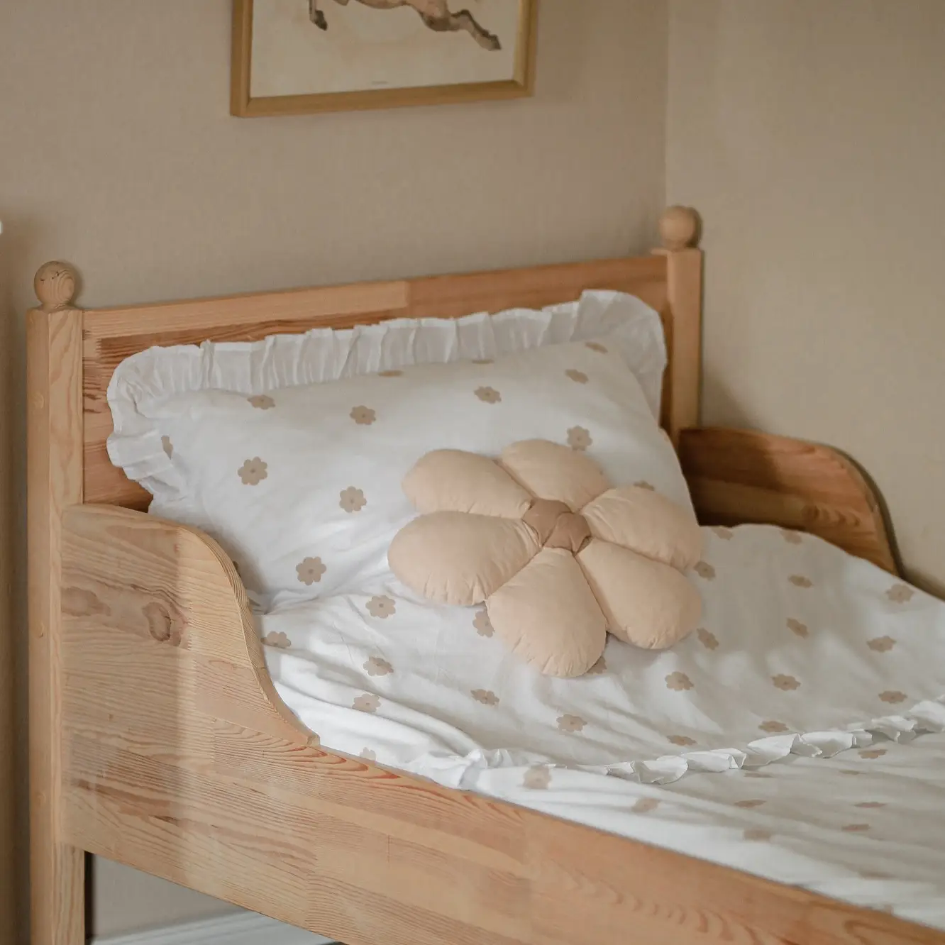 Komplet pościeli Daisy z falbanką - 100x75 + poduszka 30x40 - Nie