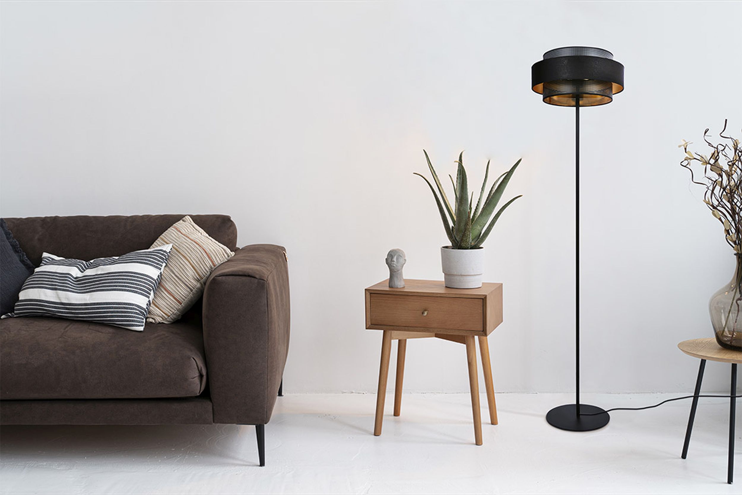 Kaja Amos lampa stojąca 1x40W czarny/złoty K-5285