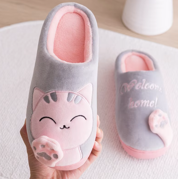 Kapcie z kotkiem i łapkami 3D 36-45