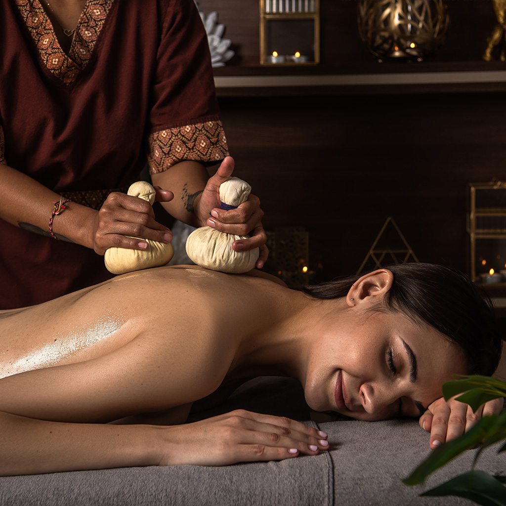 Voucher na Masaż Stemplami Ziołowymi / KRA / 60 min / poniedziałek - niedziela - Thai Bali Spa