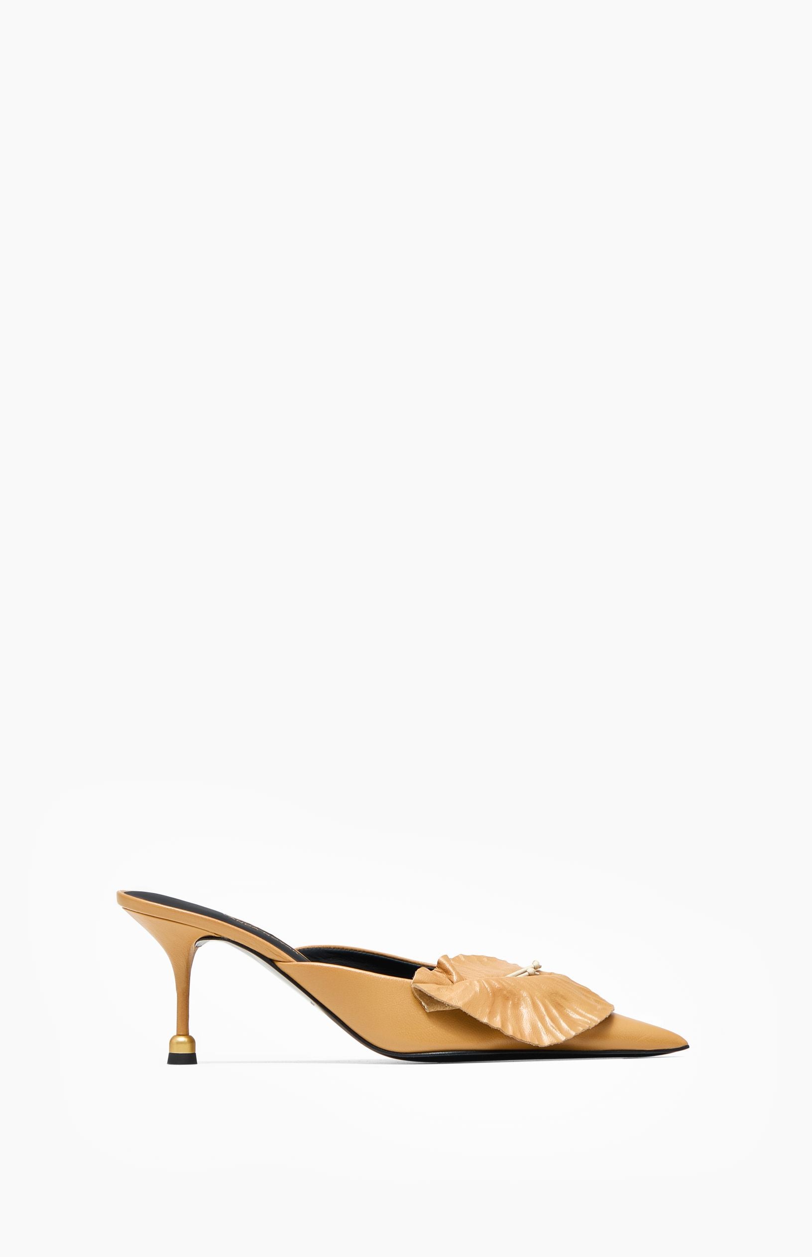 Klapki na obcasie ALIA CAMEL BEIGE 40 - Vanda Novak