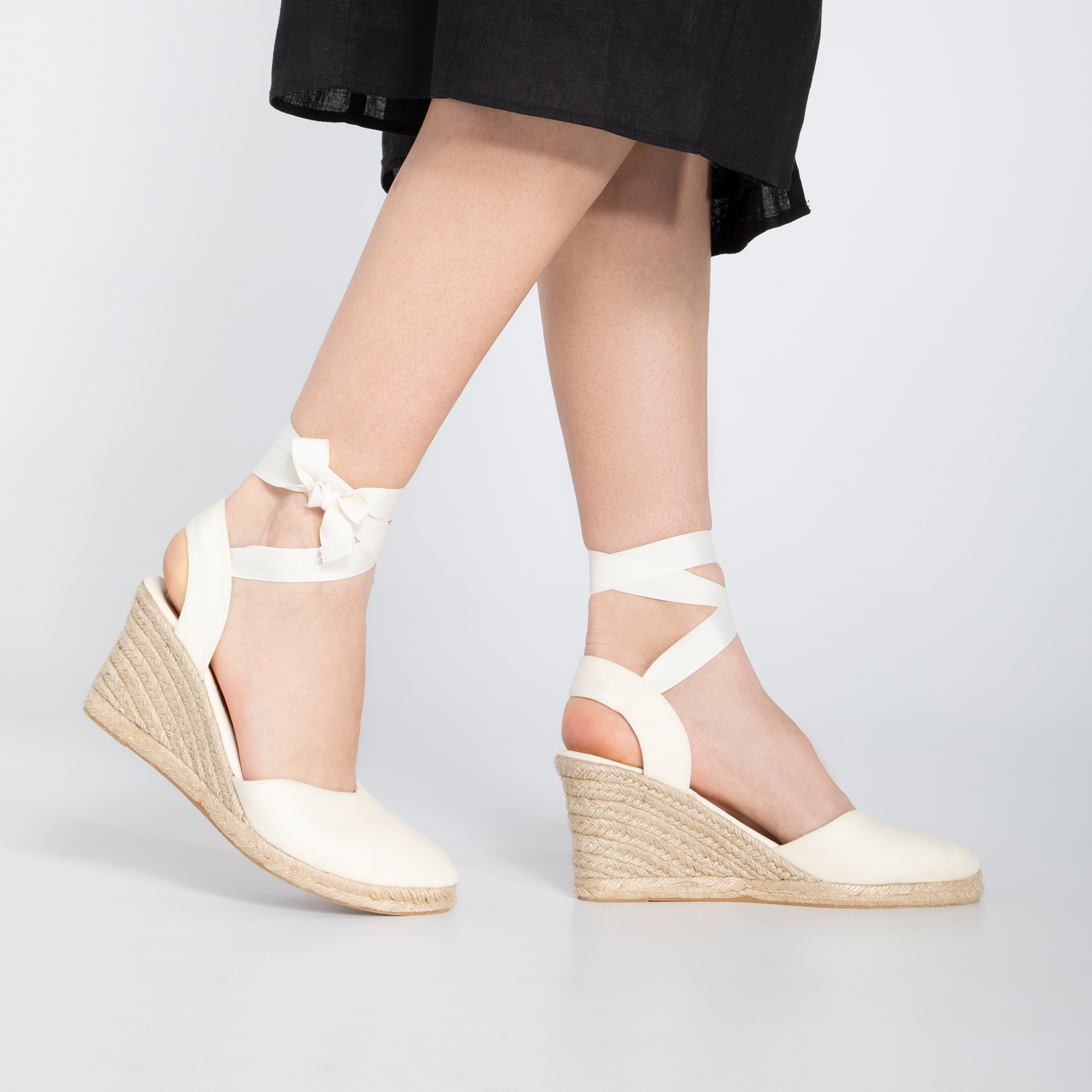 Damskie espadryle z wycięciem wiązane