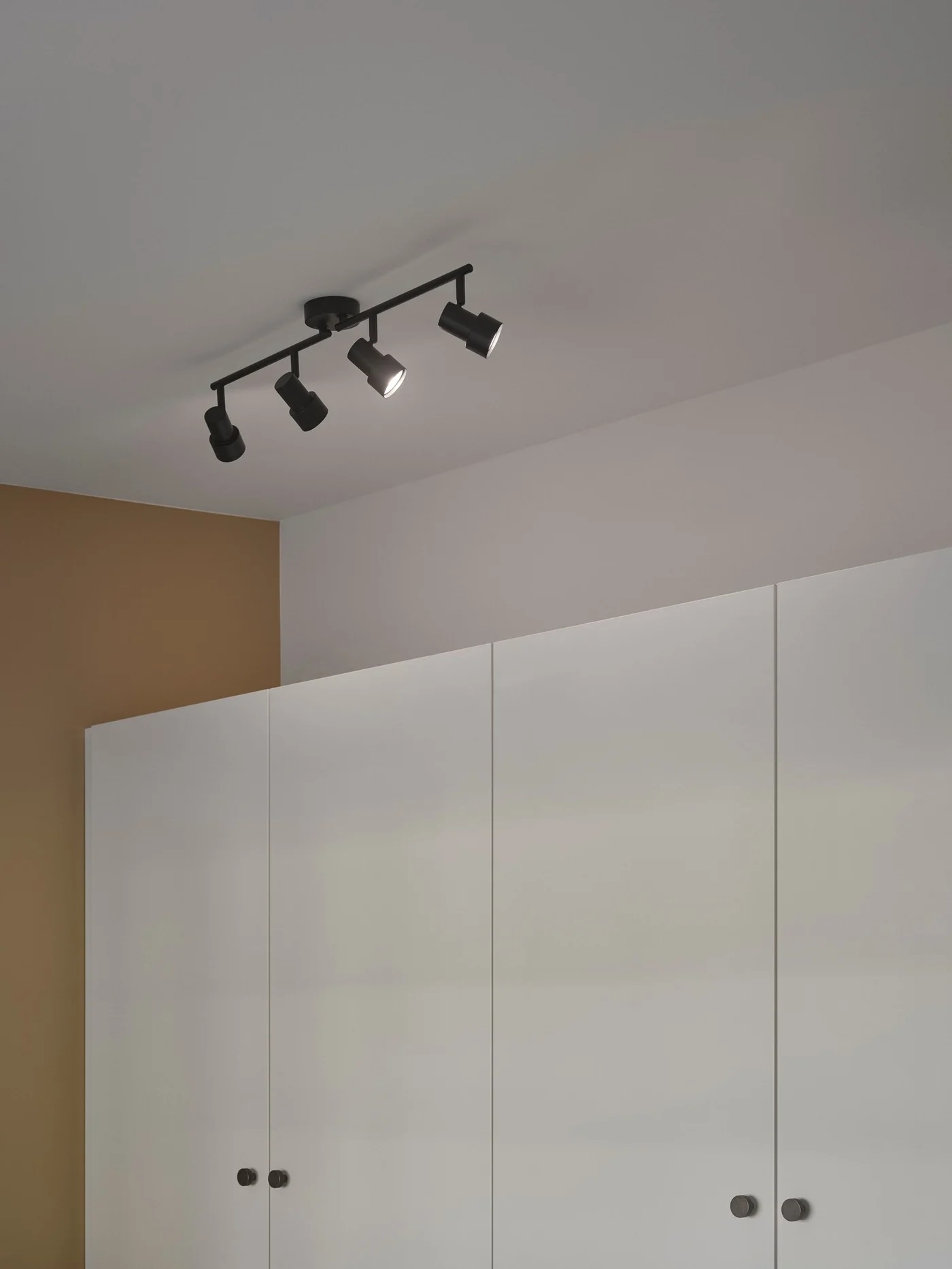 Nordlux Boston lampa podsufitowa 4x5 W czarna 2512380103