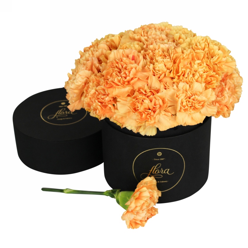 FlowerBox - pomarańczowe goździki w pudełku (średni)