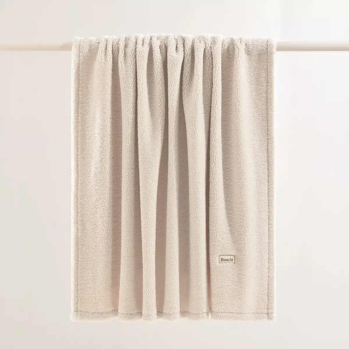 Koc Boucle beżowy jasny 125x150 cm R