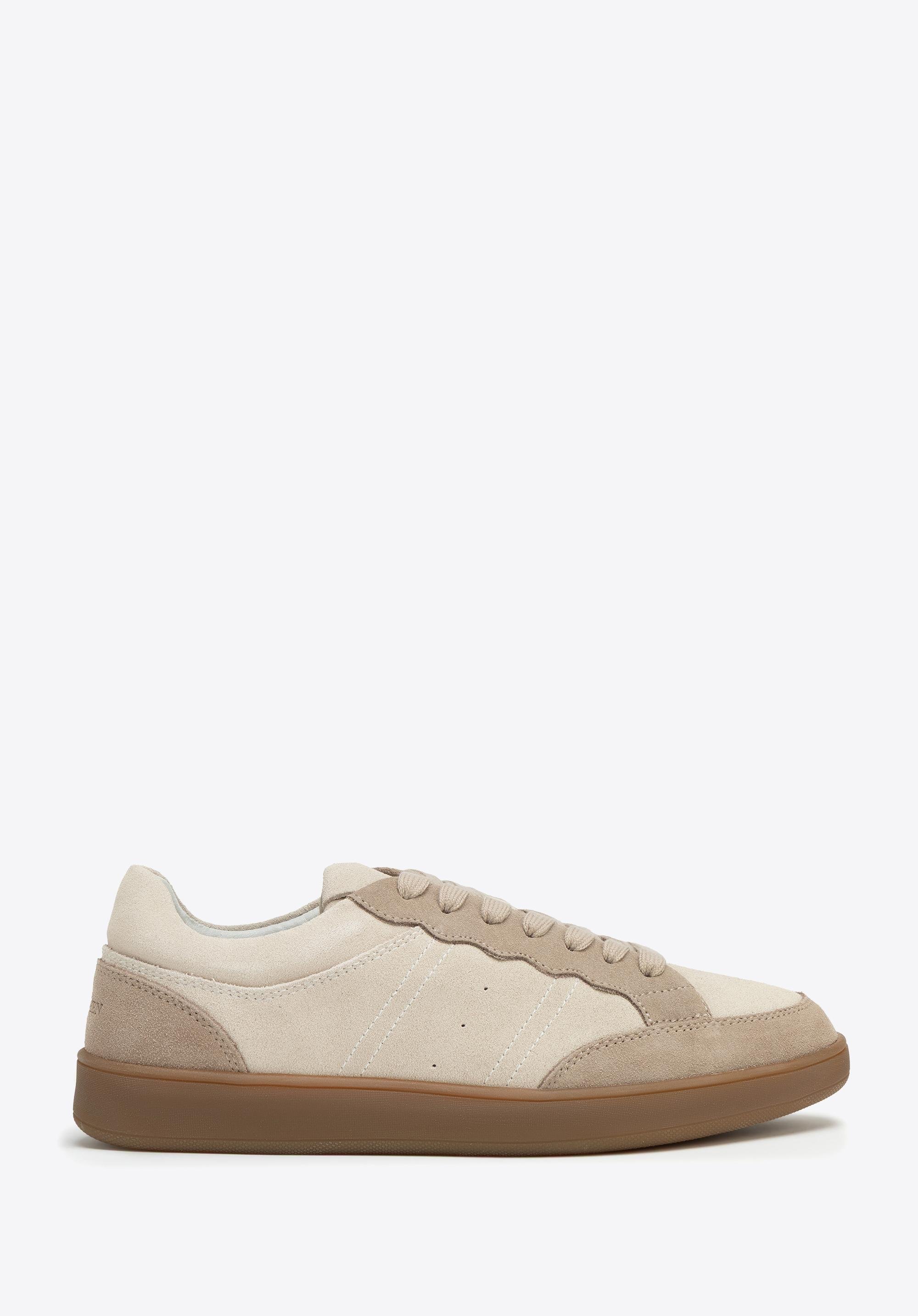 Zamszowe sneakersy z kontrastowymi elementami beżowe