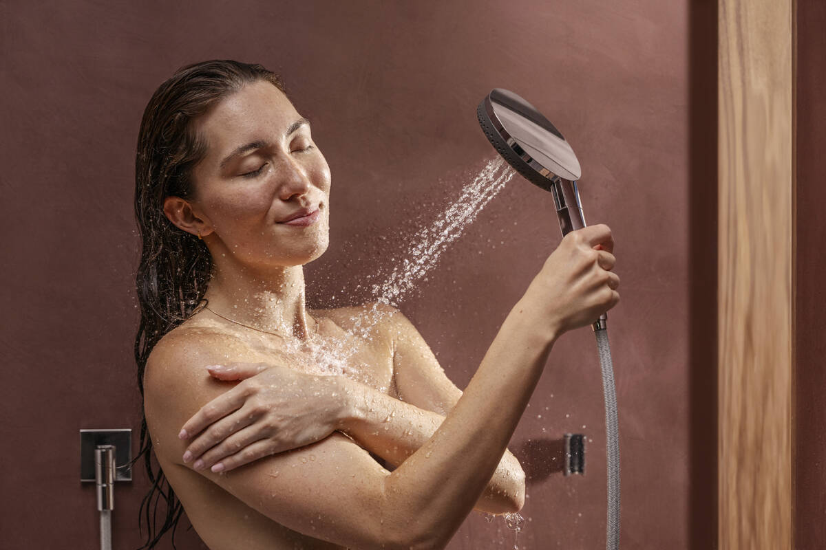 Hansgrohe Raindance Alive Select S EcoSmart zestaw prysznicowy ścienny chrom 24611000