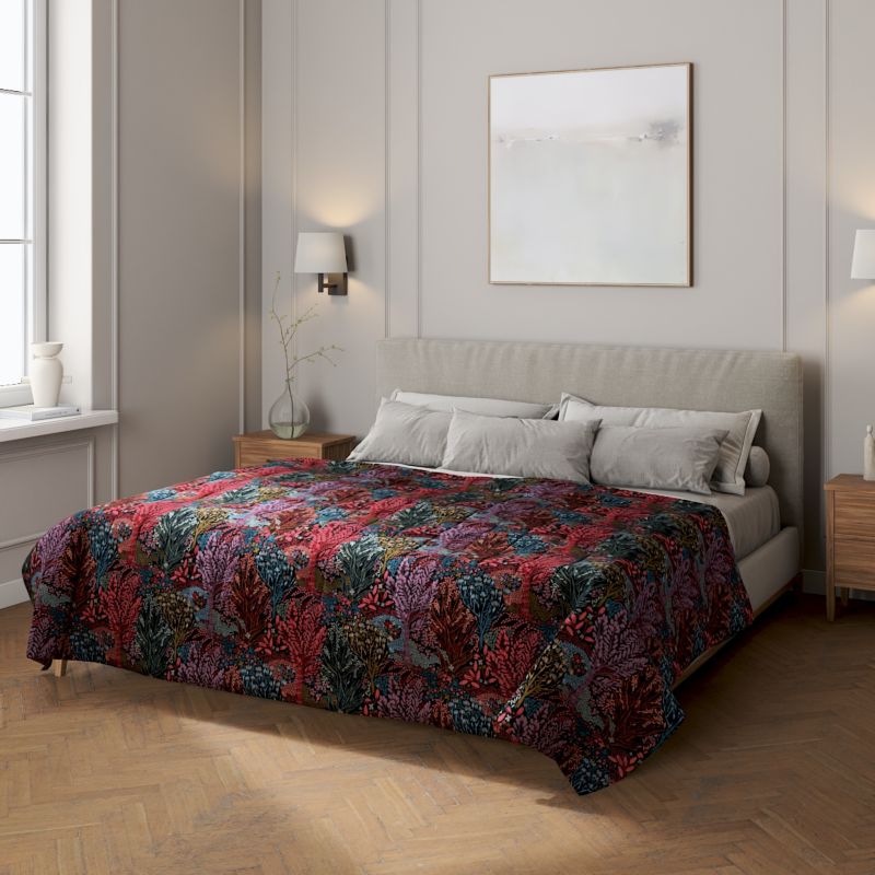 Narzuta pikowana w pasy Dekoria 130 x 210 cm kolorowe rośliny na czarnym tle 1 szt.