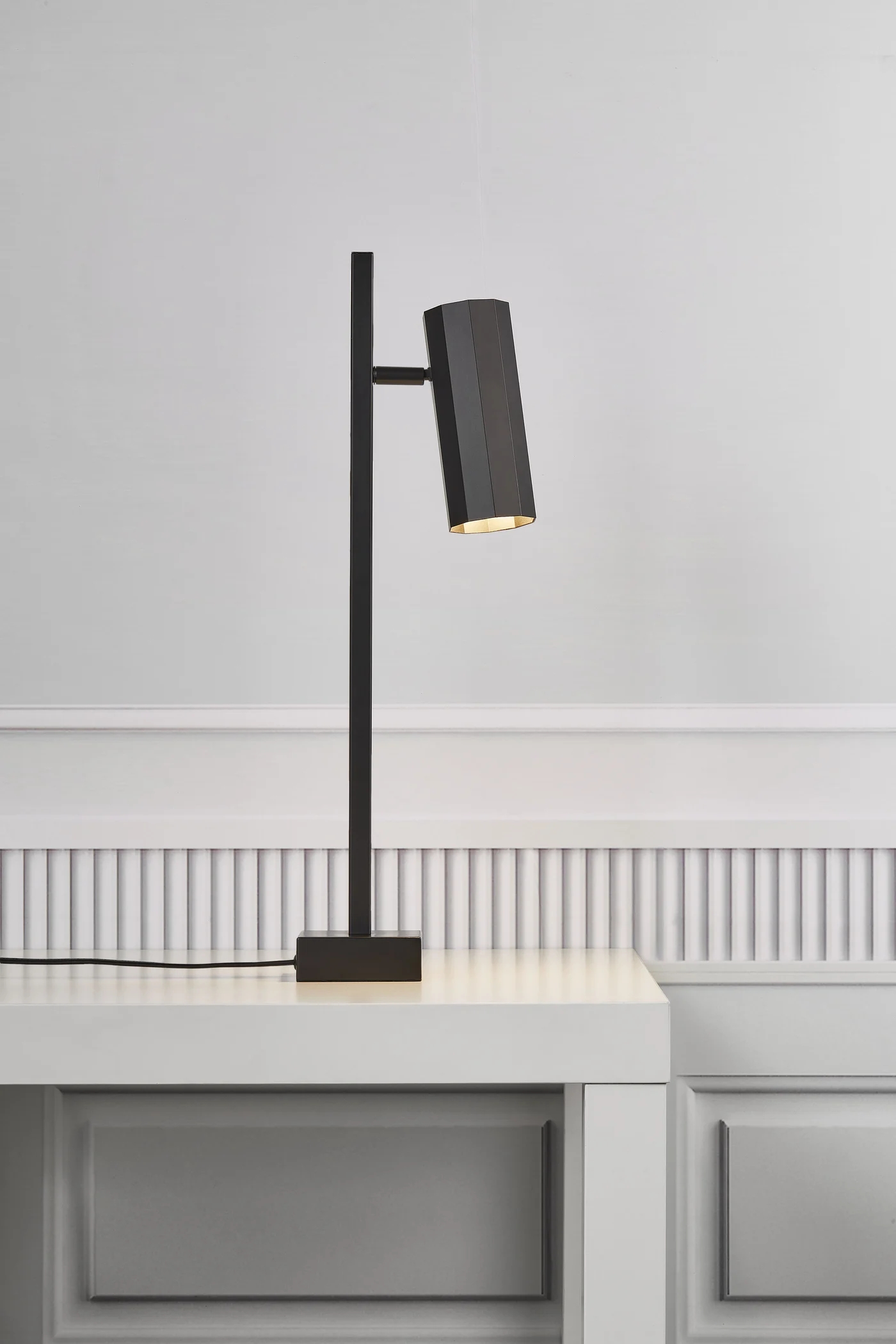Nordlux Alanis lampa stołowa 1x15W czarna 2213455003