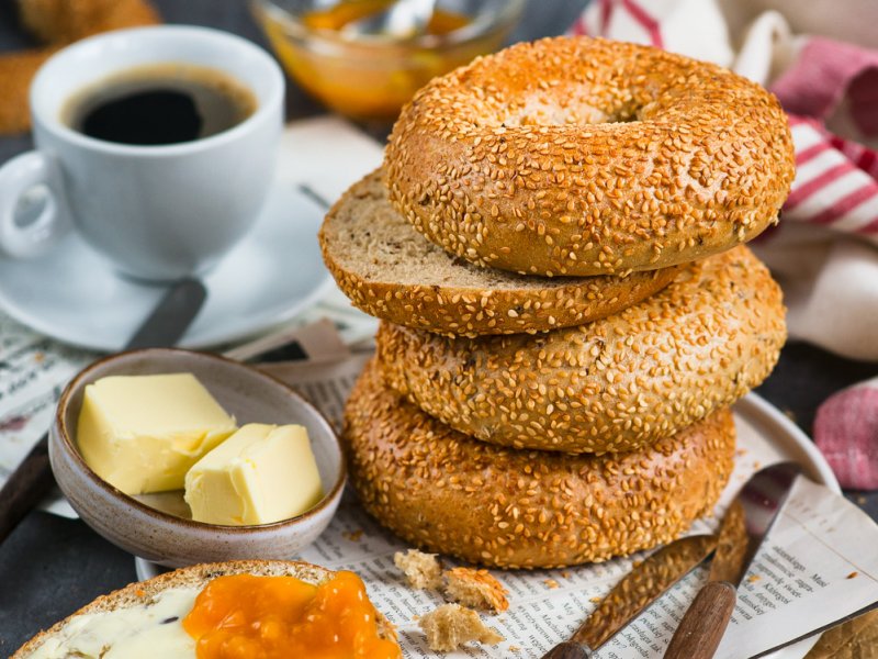 Bajgiel z Kiełkami i Sezamem (3 szt.) 240 g - Piekarnie Cukiernie Putka