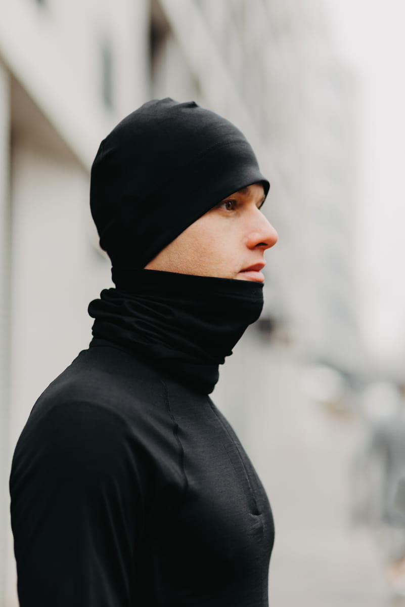 Czapka sportowa z wełny merino, czarna