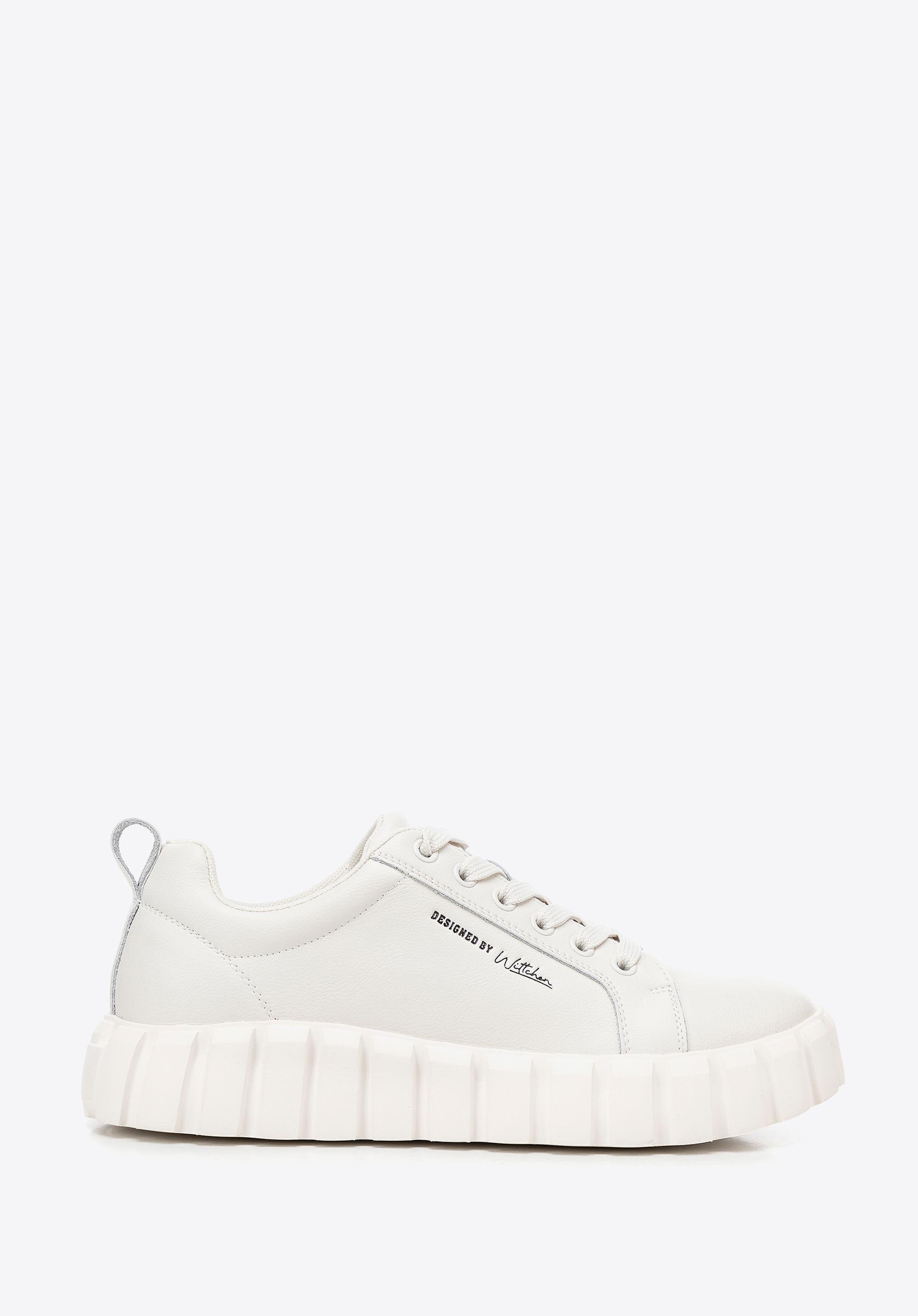 Damskie sneakersy ze skóry na wysokiej platformie złamana biel