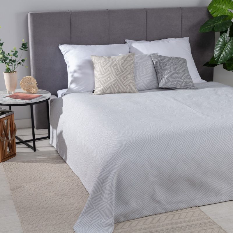 Pled narzuta 220x260cm Dekoria 220x260cm szaro-białe wzory geometryczne 1 szt.