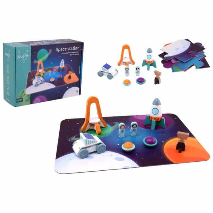 Drewniana stacja kosmiczna i puzzle AG