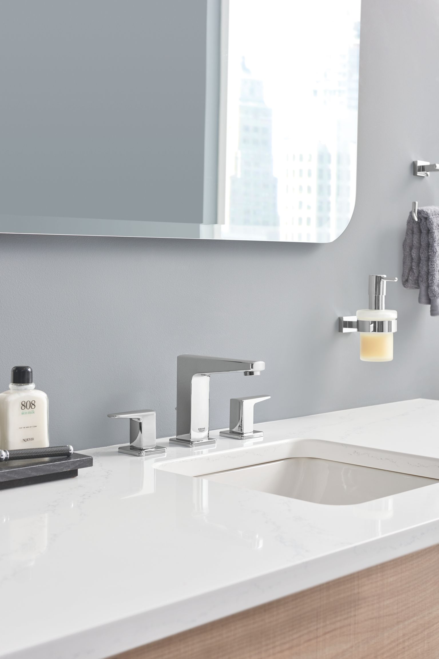 Grohe Essentials Cube dozownik do mydła 160 ml ścienny chrom 40756001 - Wysyłka w 24h