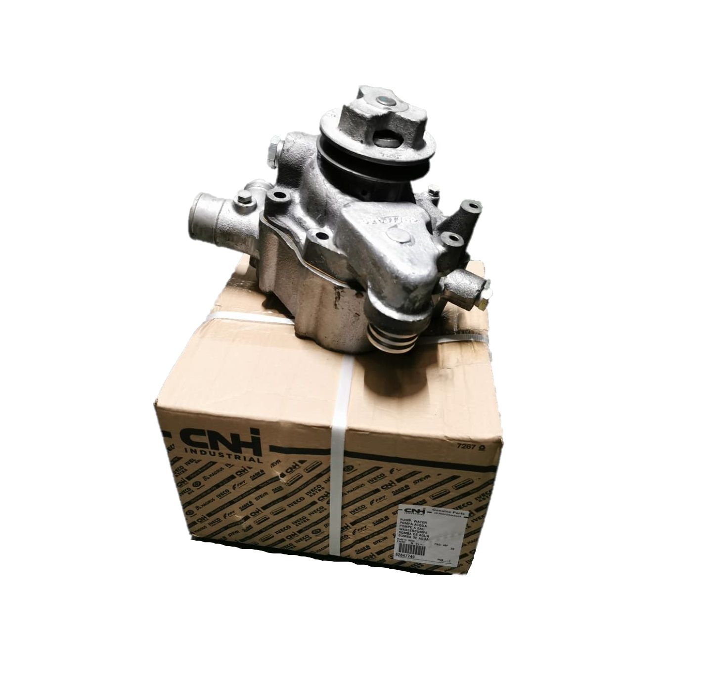 Pompa wodna New Holland TX32 TX34 82847749 oryginał CNH