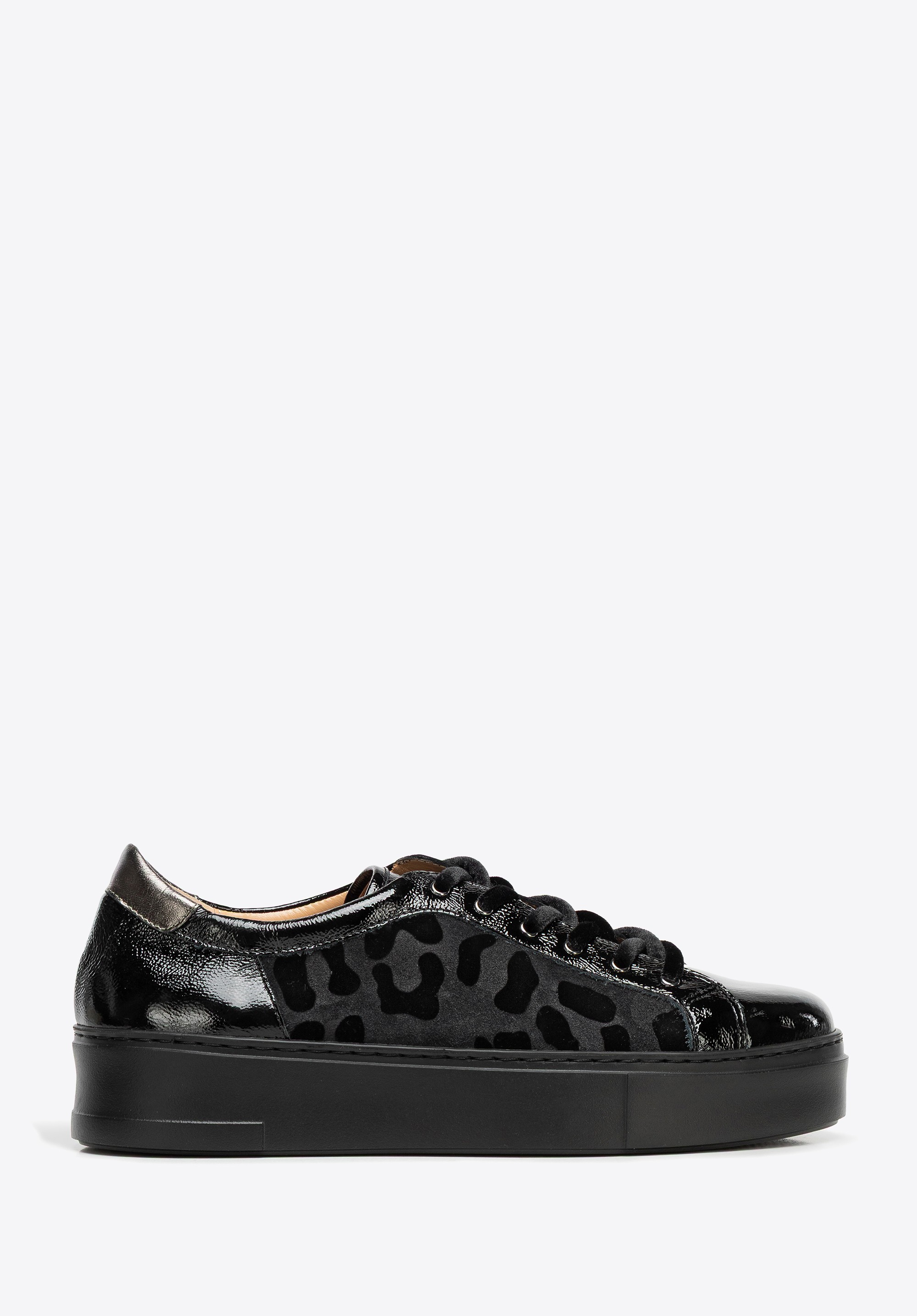 Damskie sneakersy ze skóry naturalnej w motyw panterki czarne