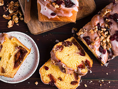 Strucla ze Śliwkami 650 g - Piekarnie Cukiernie Putka