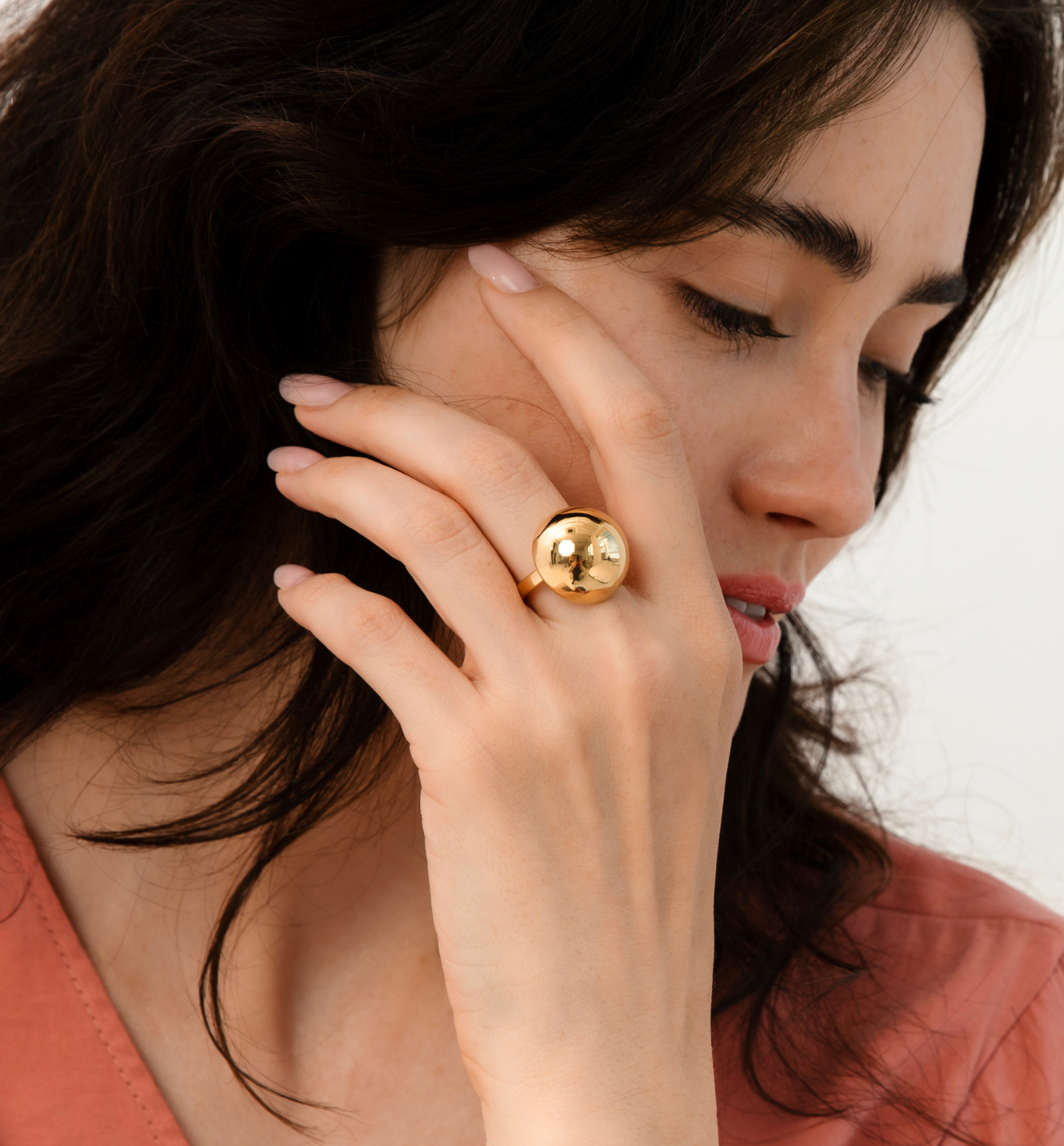 Pierścionek z półkulą złoty średni Geometric Harmony - By Dziubeka