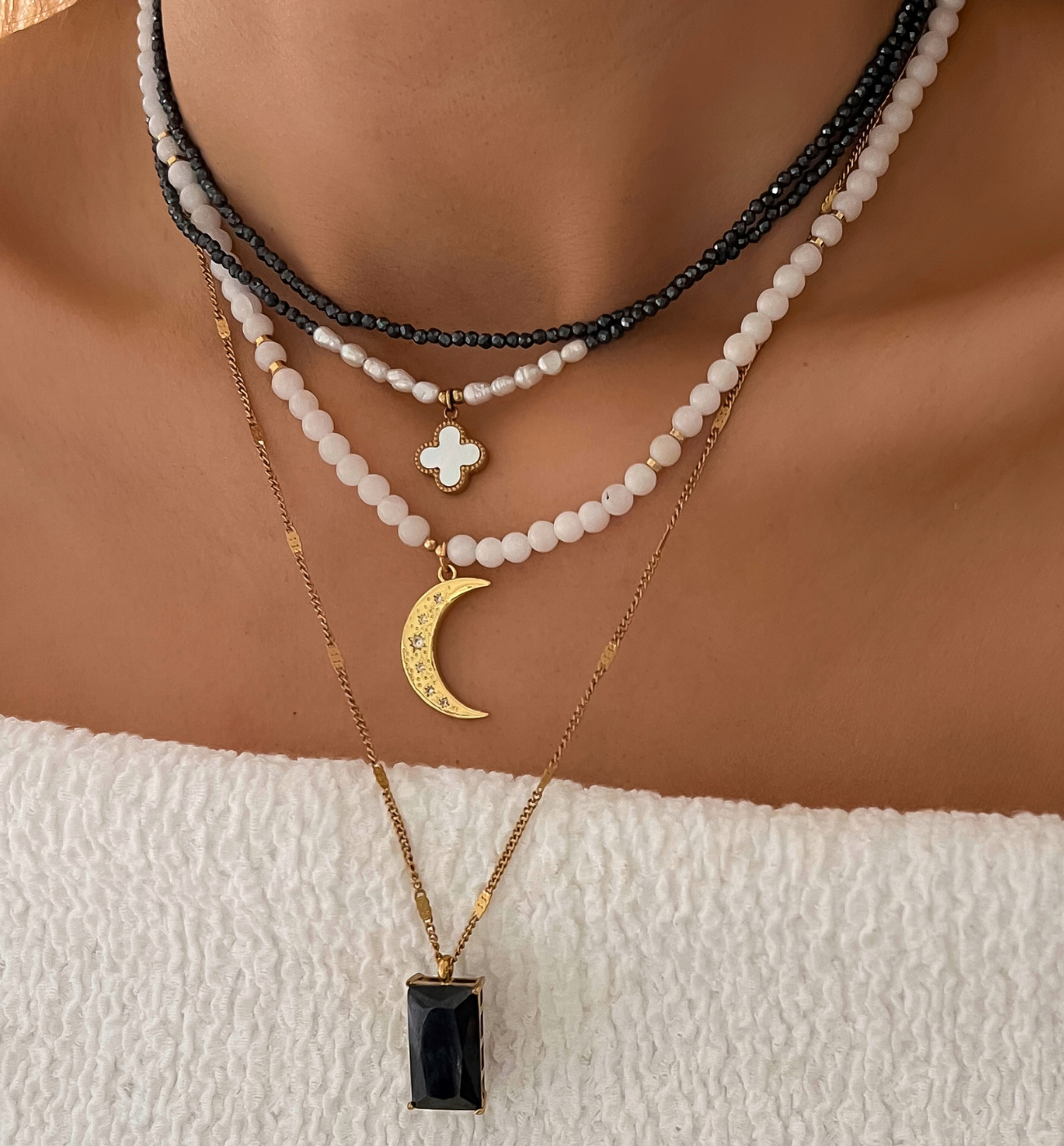 Naszyjnik biały z księżycem Lifestyle - By Dziubeka