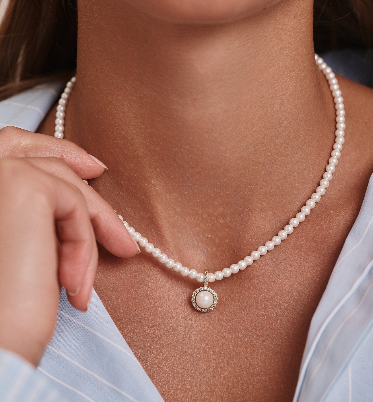 Naszyjnik z perełkami i złoconą zawieszką - By Dziubeka