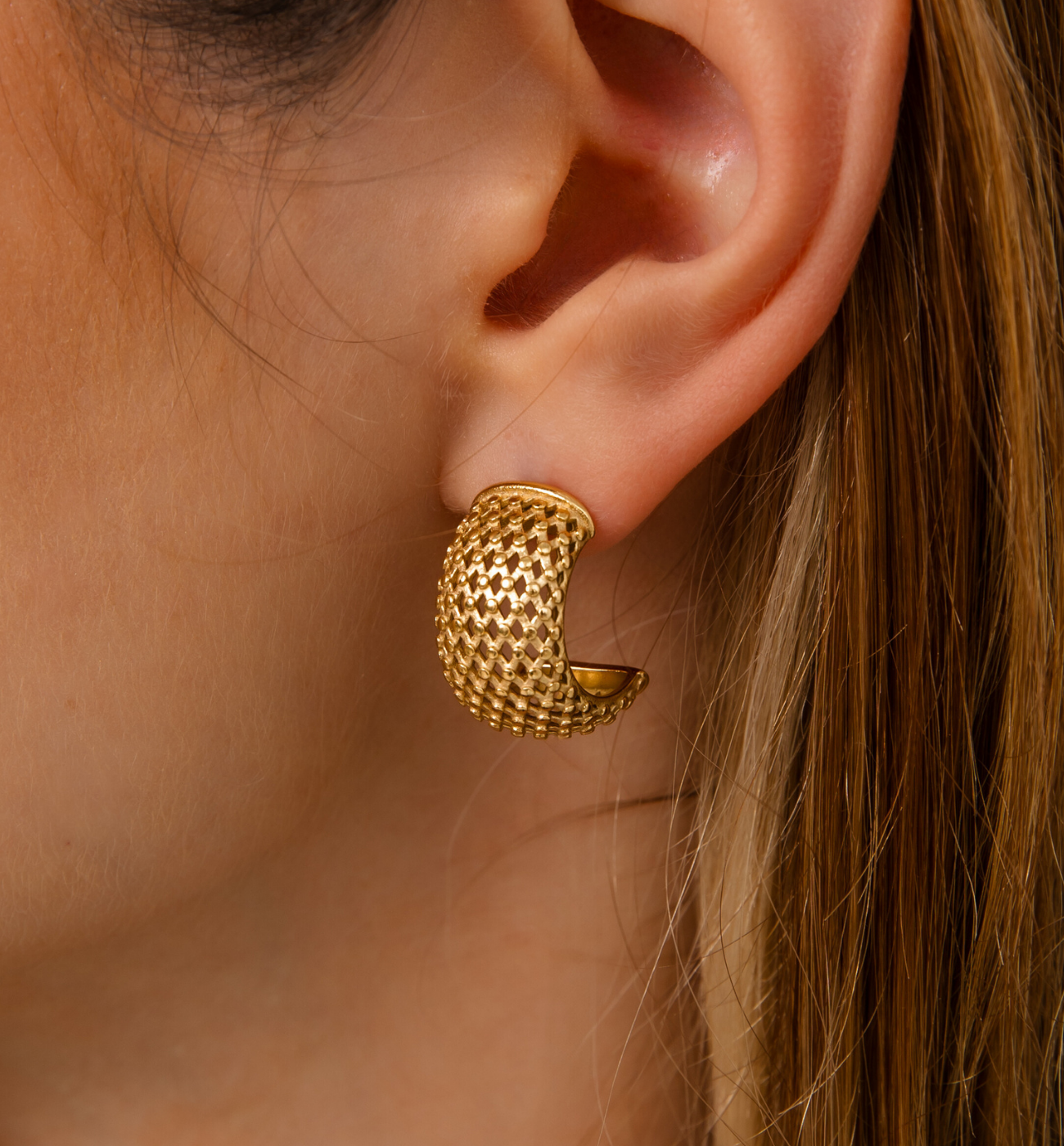 Kolczyki koła złote fakturowane - By Dziubeka