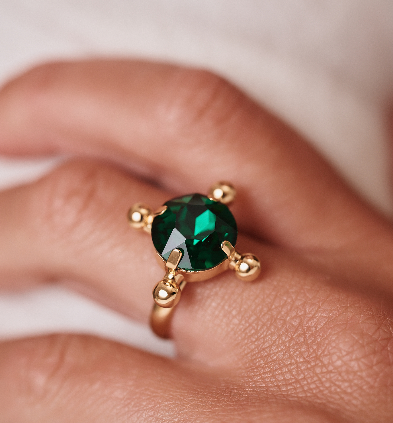 Pierścionek z zielonym kryształem PSS0190