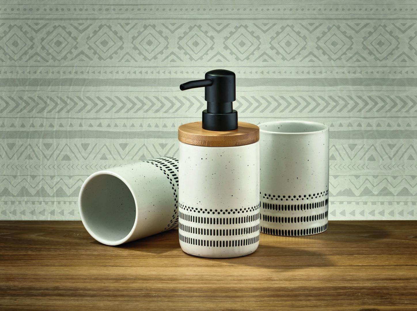 Kleine Wolke Alva kubek na szczoteczki stojący czarny/biały/bambus 8095185852