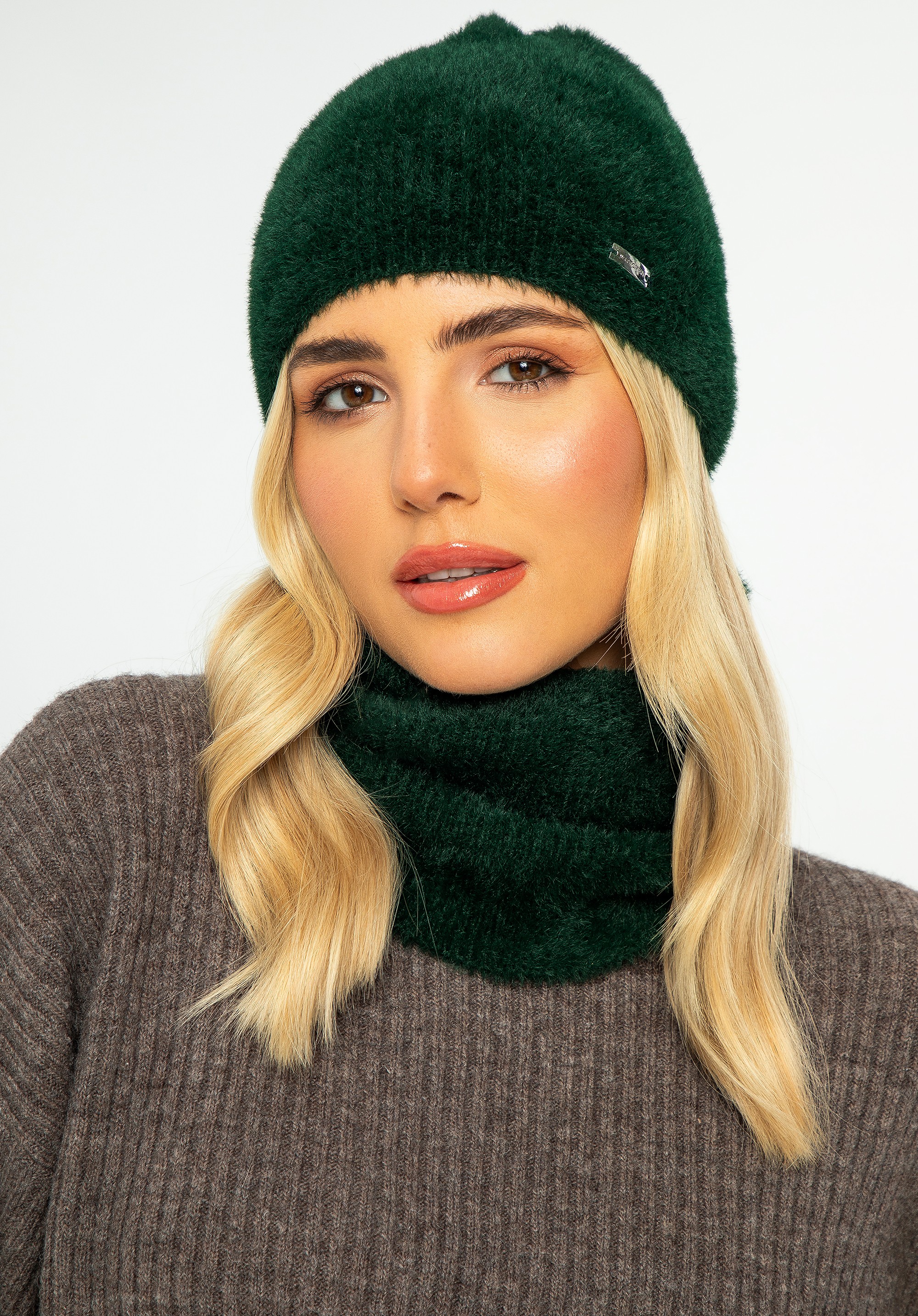 Damski komplet zimowy z miękkiej dzianiny ciemny zielony