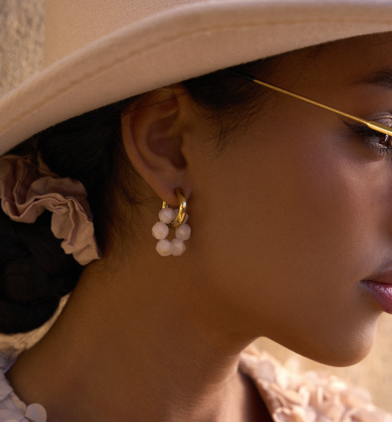 Kolczyki okrągłe z różowymi jadeitami Brit - By Dziubeka