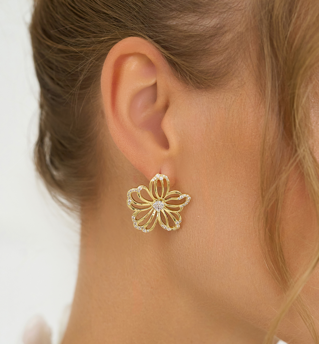 Kolczyki złote z kwiatkami Sunlit Blossom - By Dziubeka