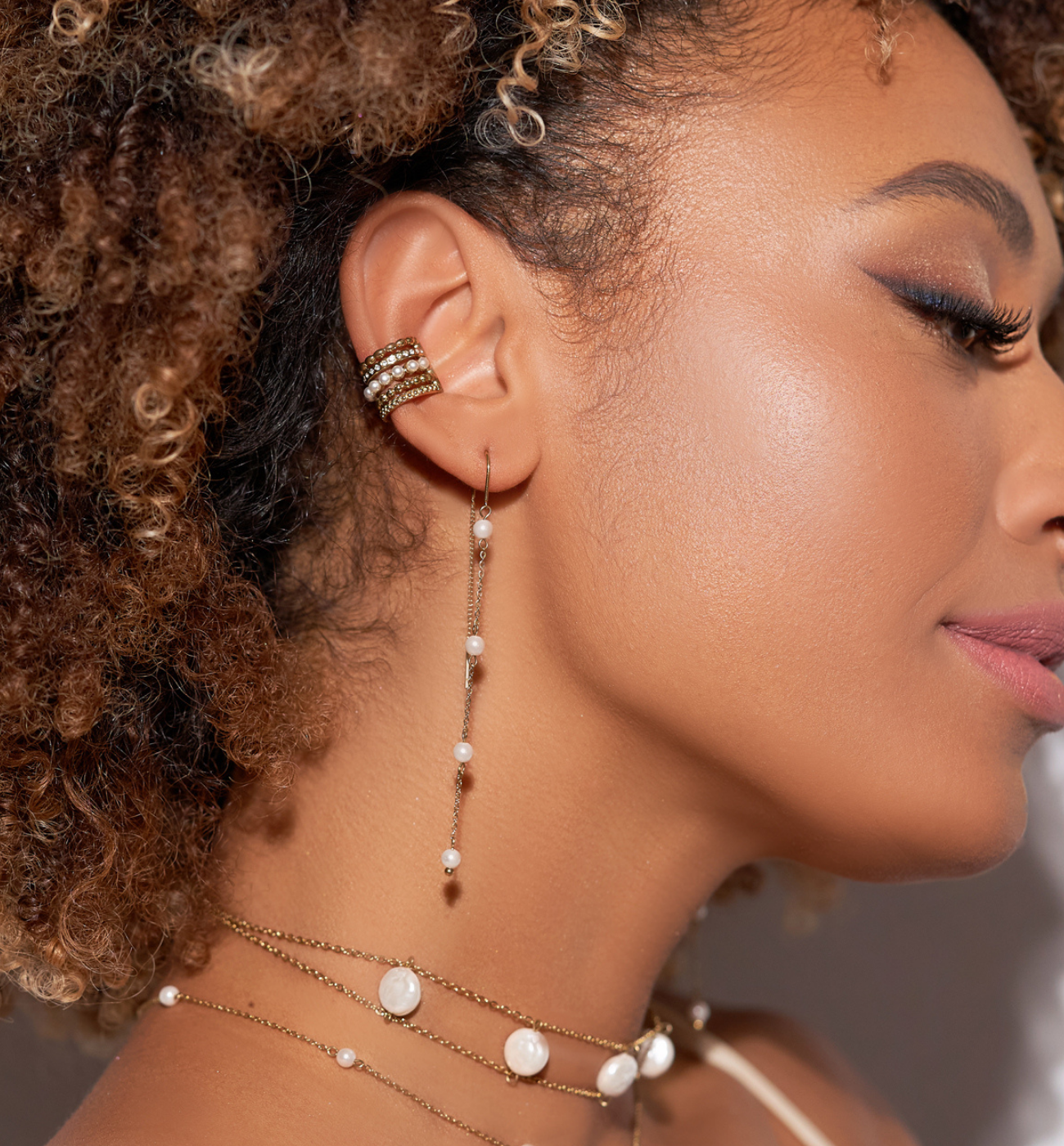 Kolczyki złote z perłami South KSA0801