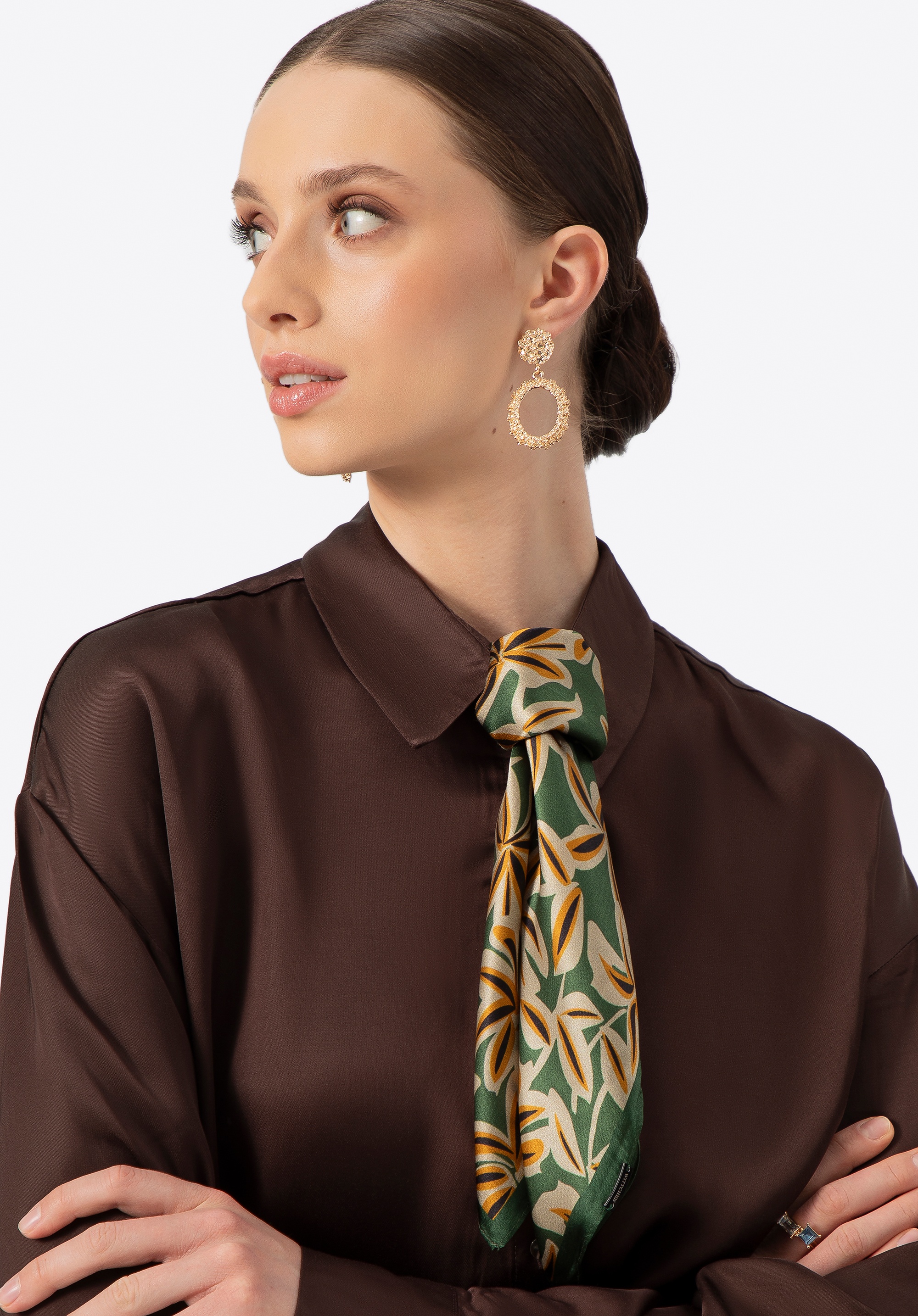 Apaszka jedwabna wzorzysta w kwiaty żółto - zielona