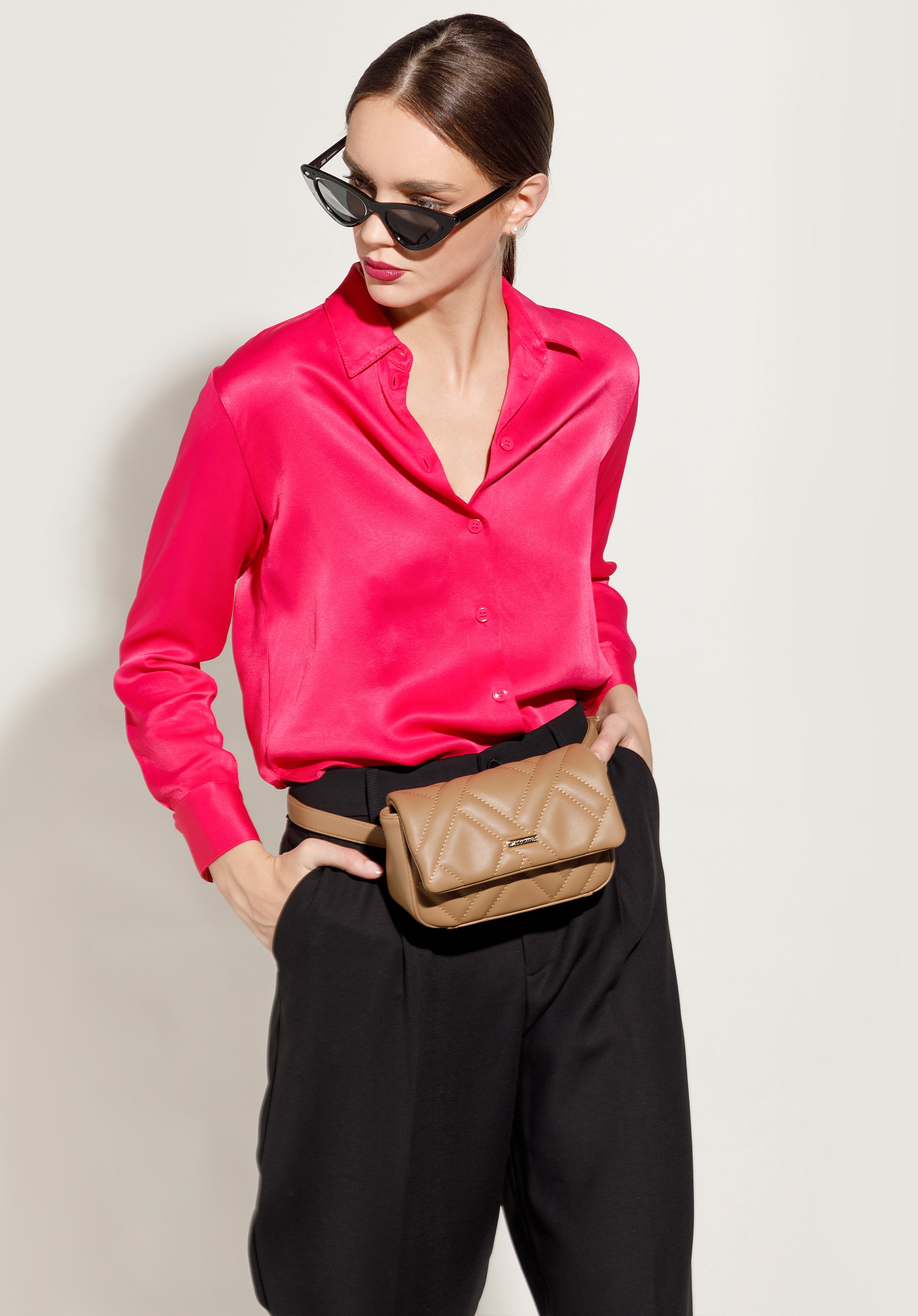 Damska torebka nerka geometrycznie pikowana beżowa