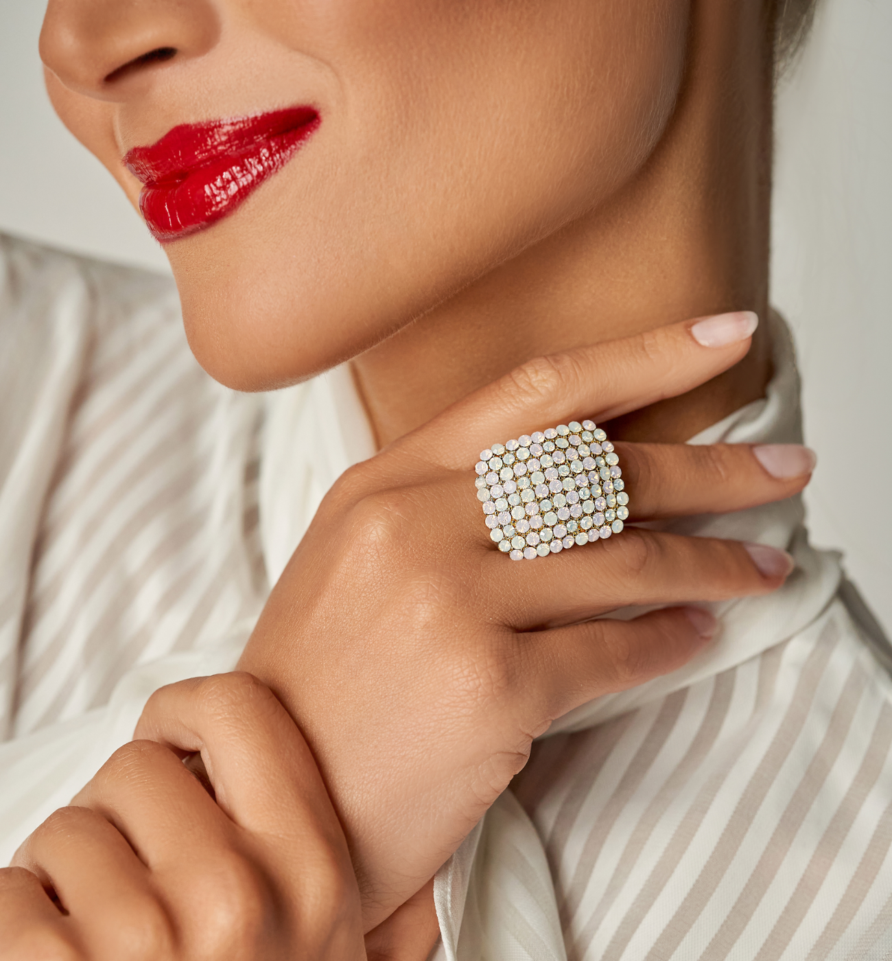 Pierścionek różowy opalizujący Yubiwa PSS0095