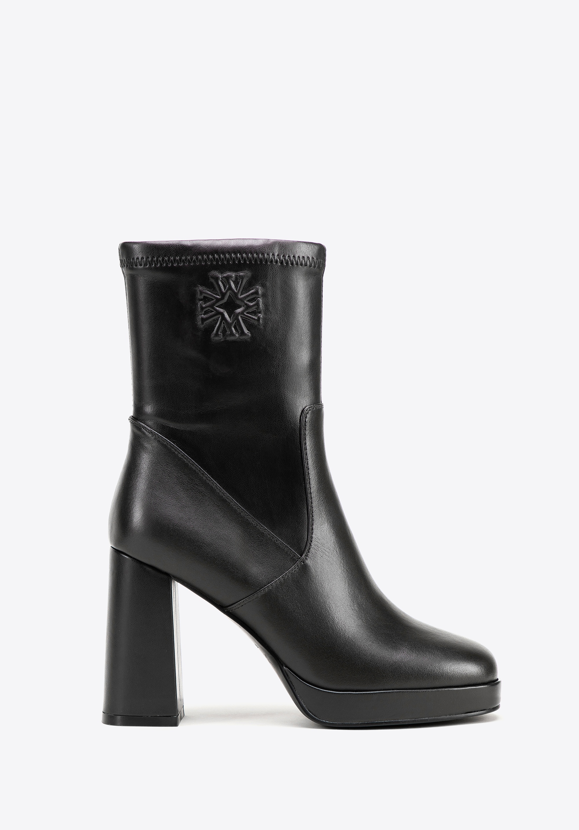 Damskie botki na wysokim słupku z monogramem czarne