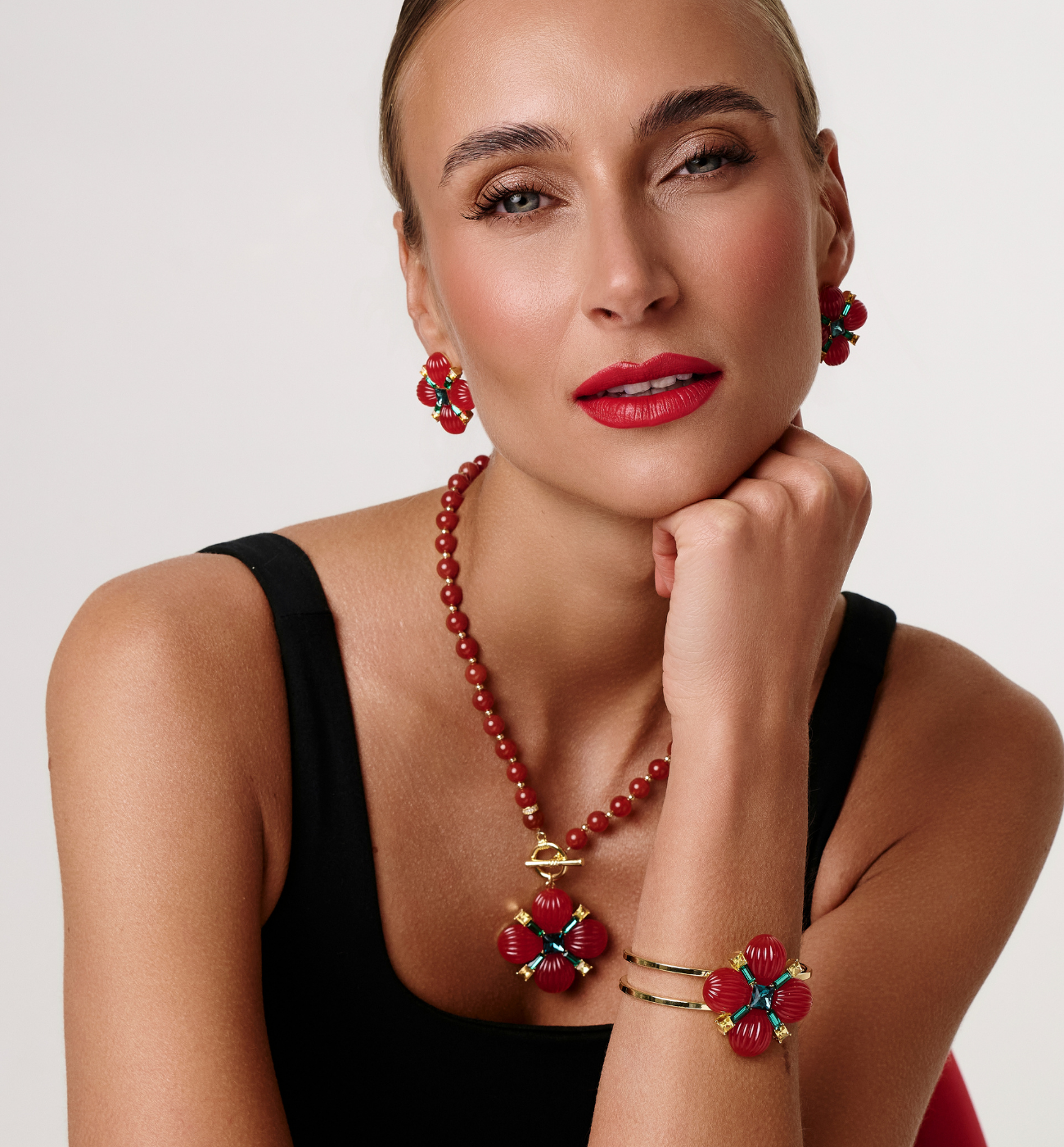 Zestaw biżuterii z czerwonym motywem kwiatowym ZN0161 - By Dziubeka