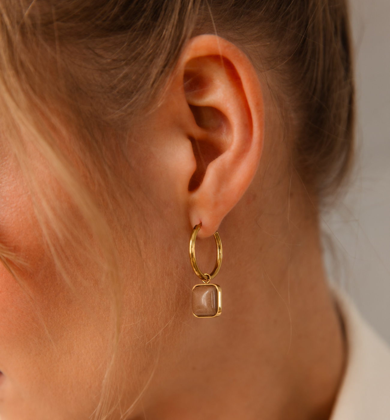 Kolczyk koła z kwadracikami Mocha Mousse - By Dziubeka