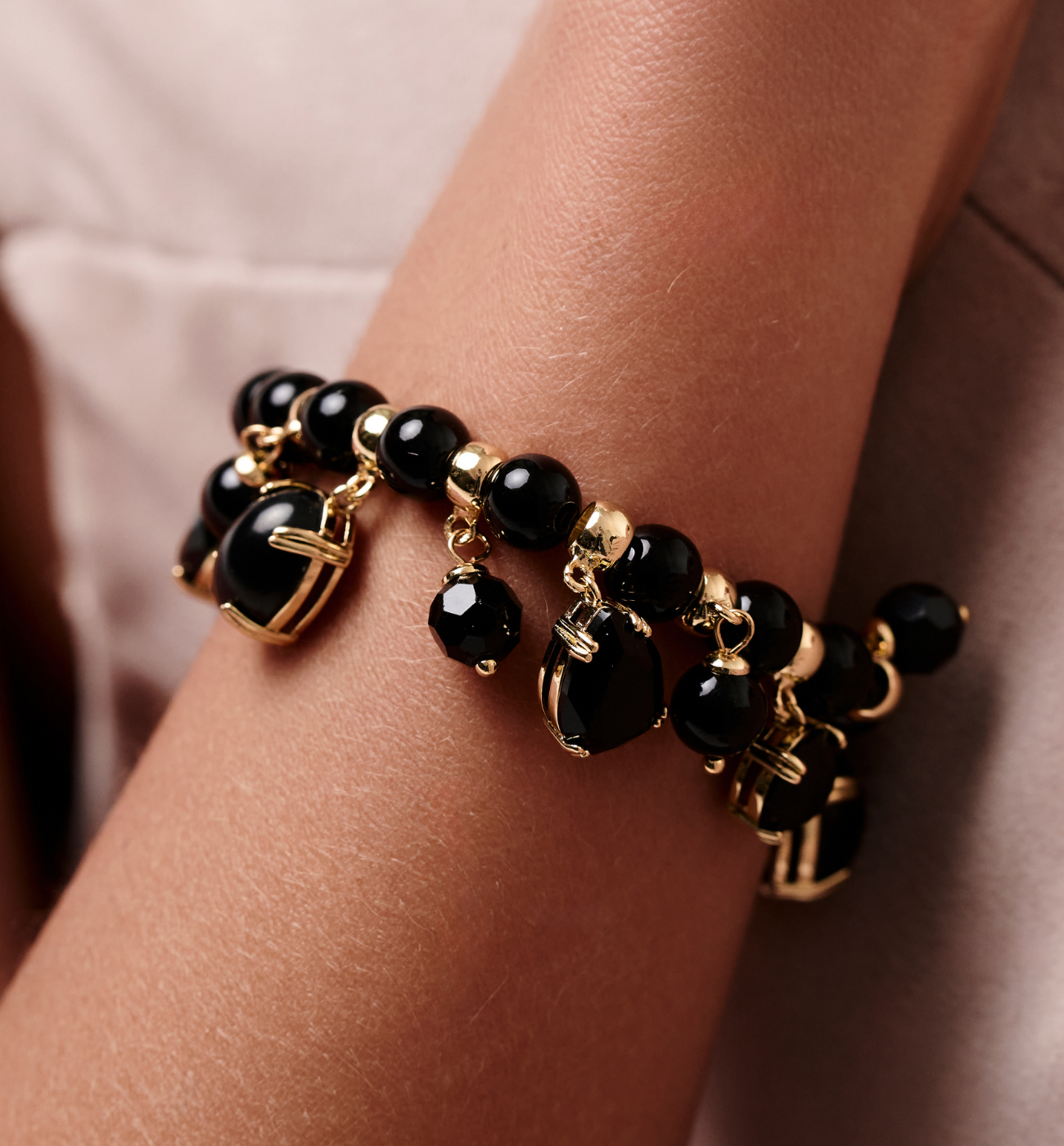 Bransoletka złota z czarnymi kryształkami BSS0266