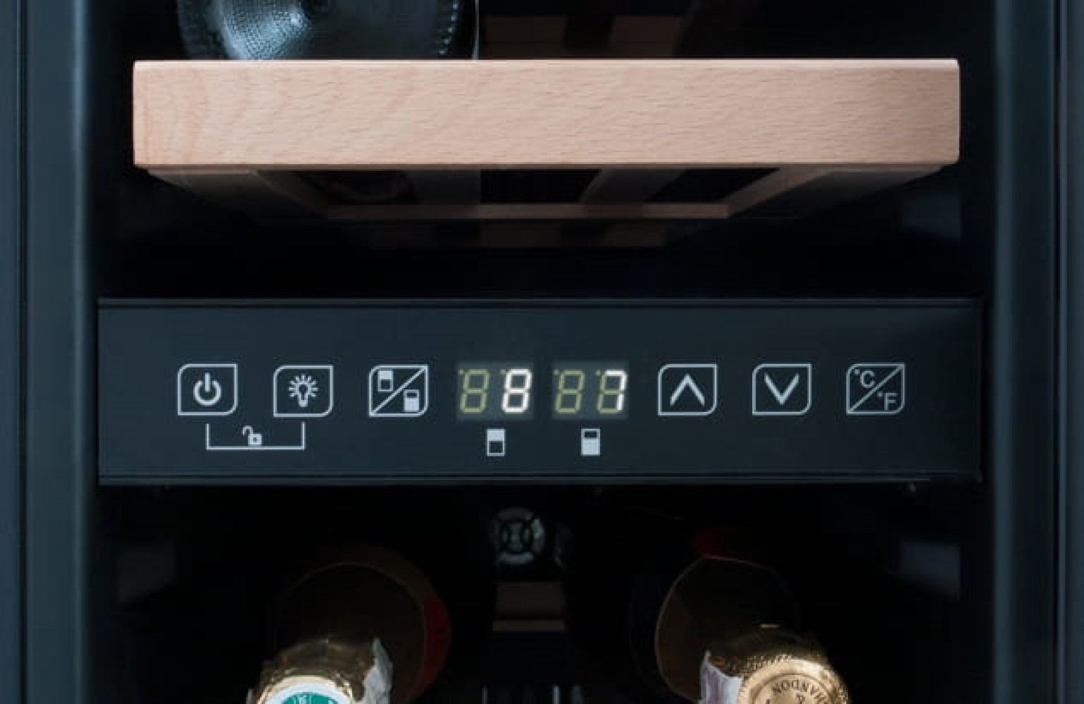 Berg chłodziarka do wina 17 butelek do zabudowy BRGWA17D