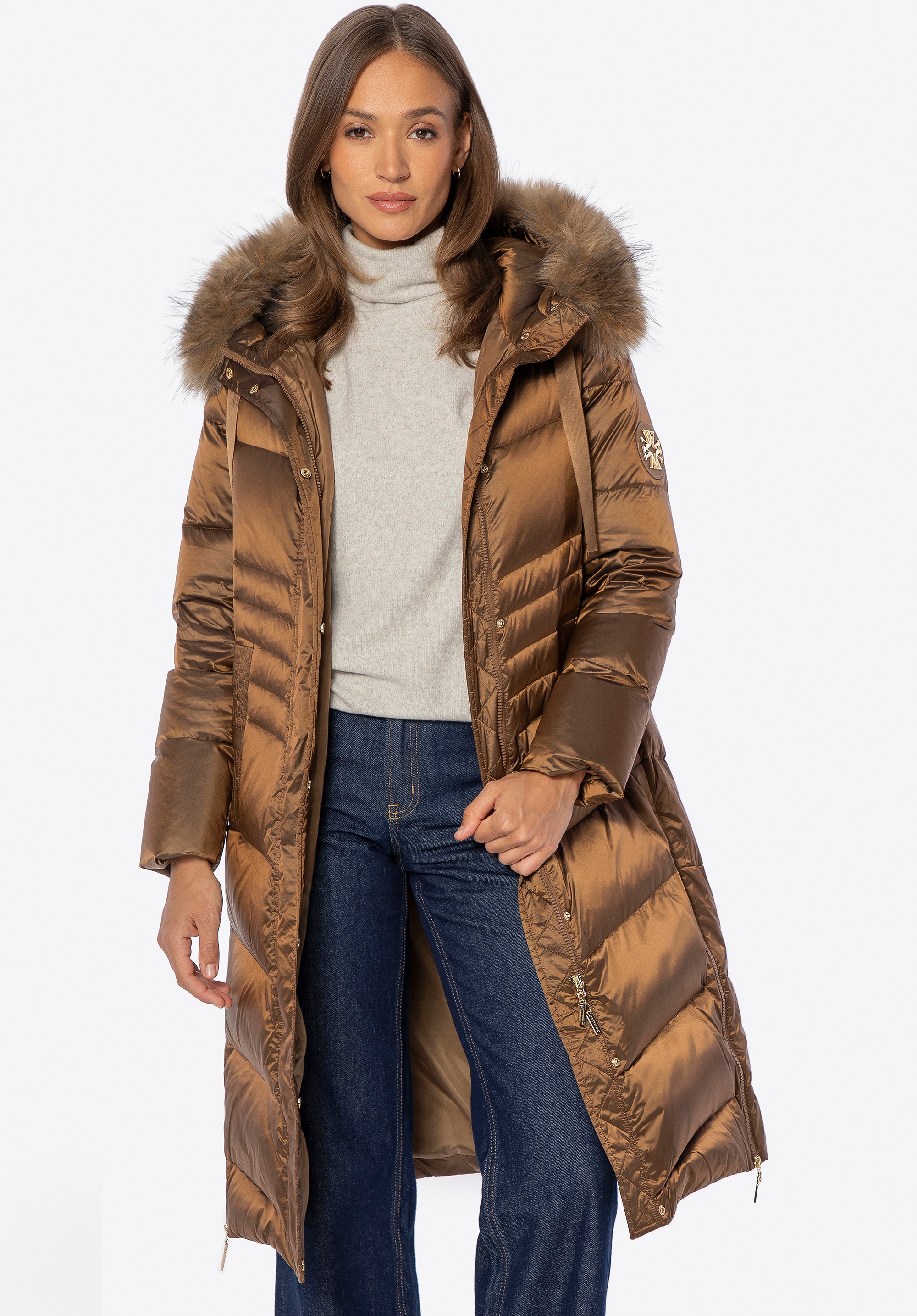 Płaszcz damski z nylonu z puchowym wypełnieniem złoty