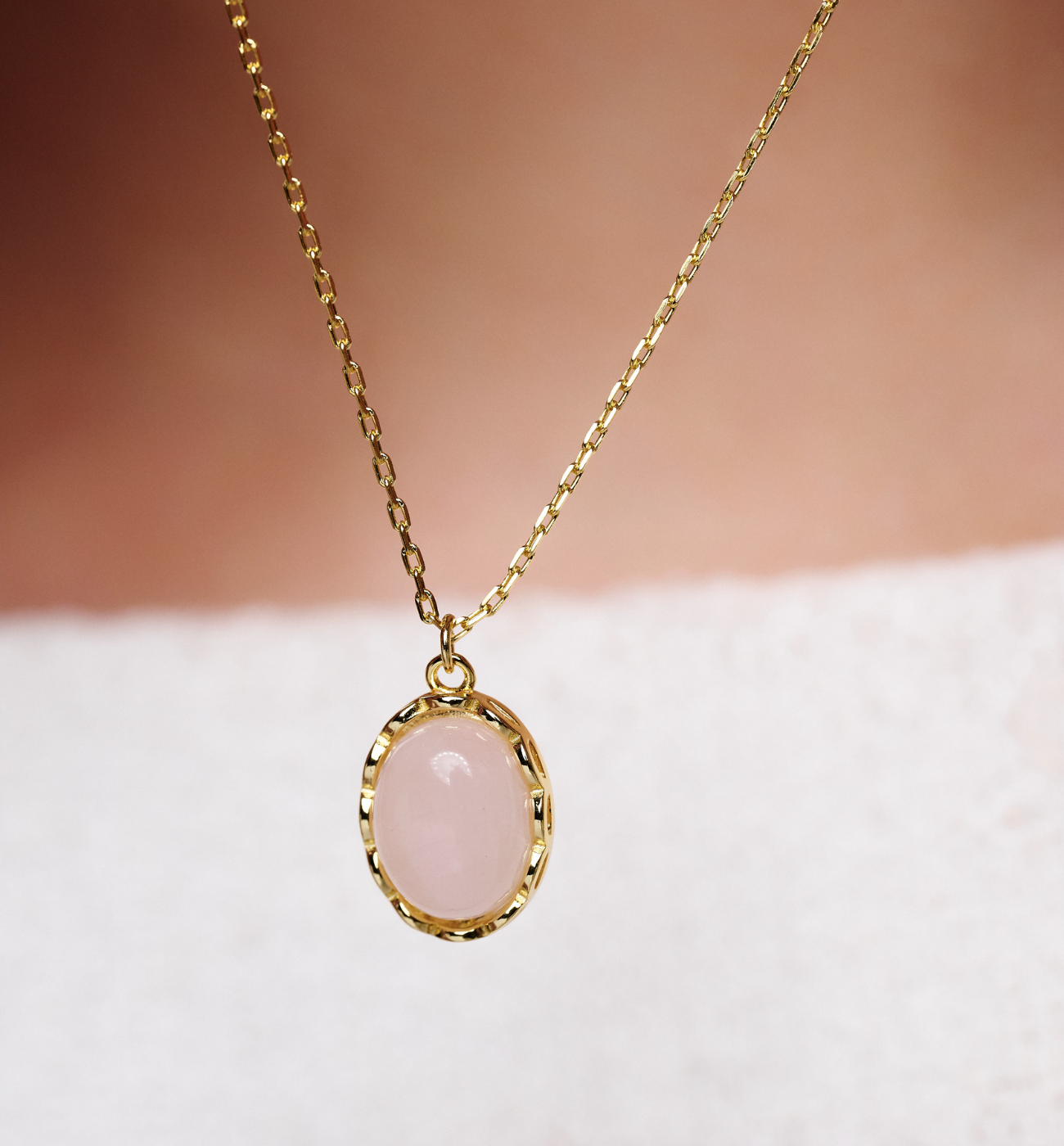Naszyjnik z owalną zawieszką z kwarcu różowego NCA0094 - By Dziubeka