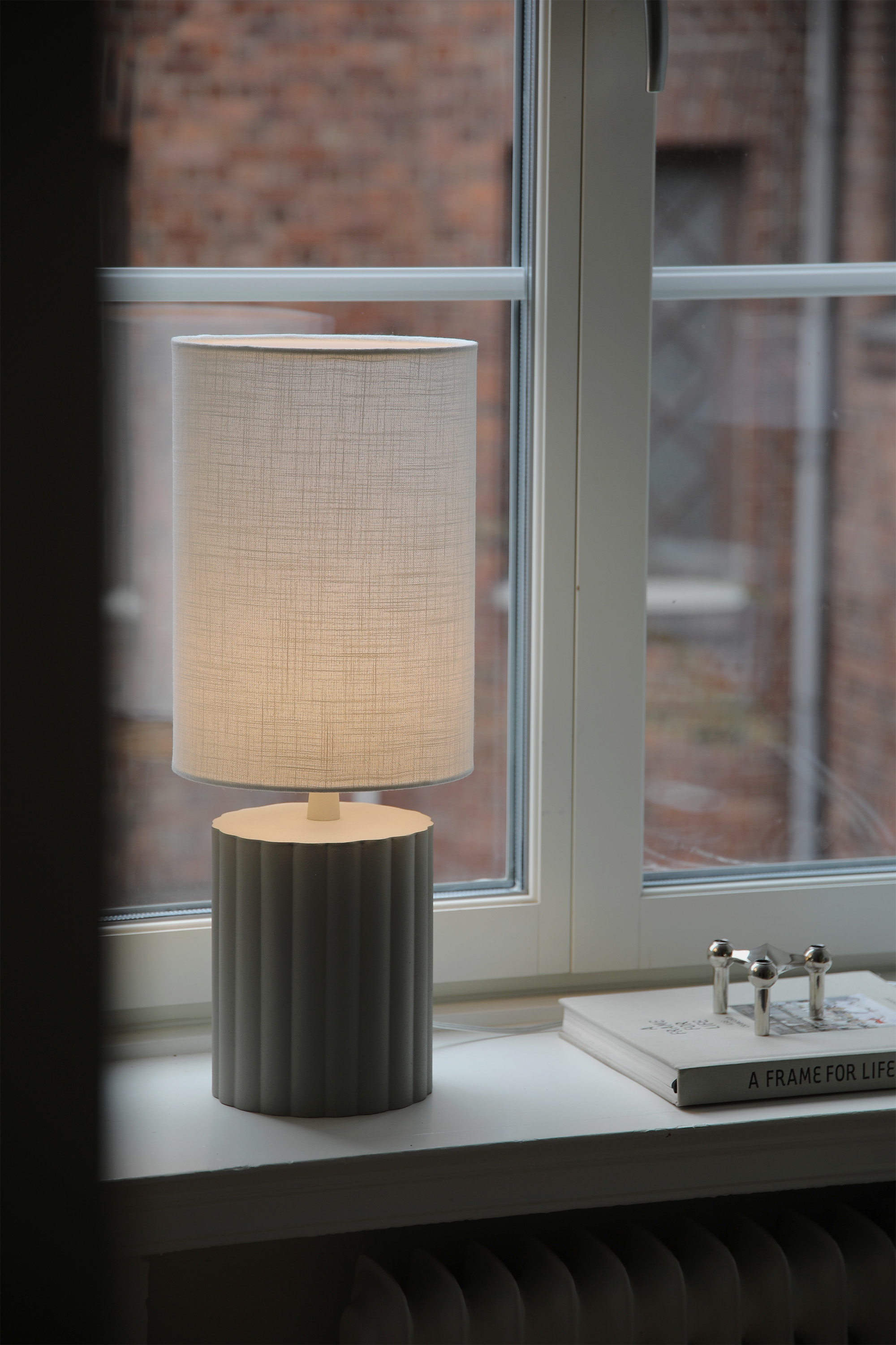 Markslöjd Can lampa stołowa 1x40 W biała-szara 108831