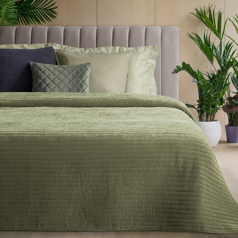 Narzuta na łóżko 220x240 cm oliwkowa GLORY miękka w dotyku