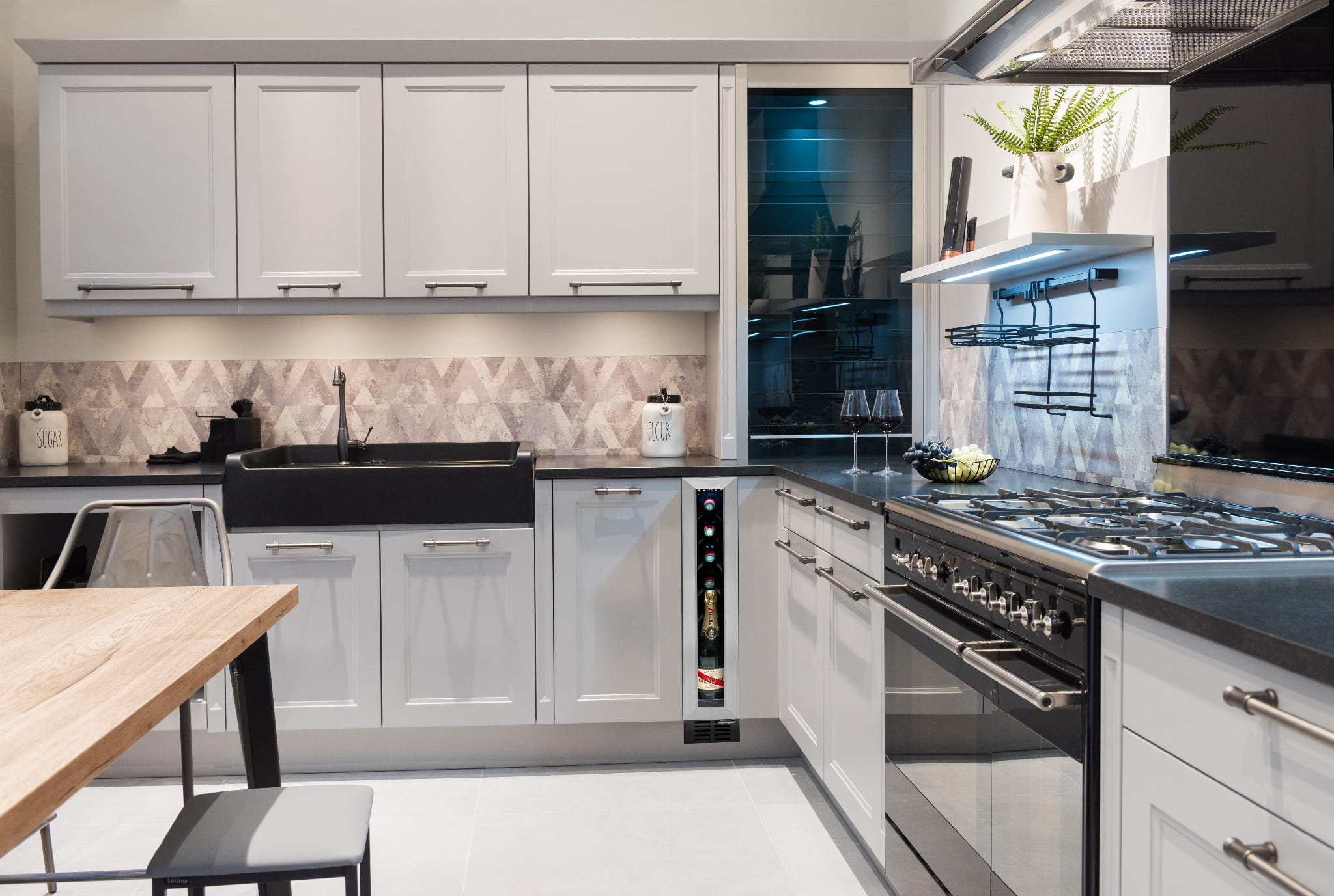 Avintage chłodziarka do wina 8 butelek do zabudowy AVU8TXA