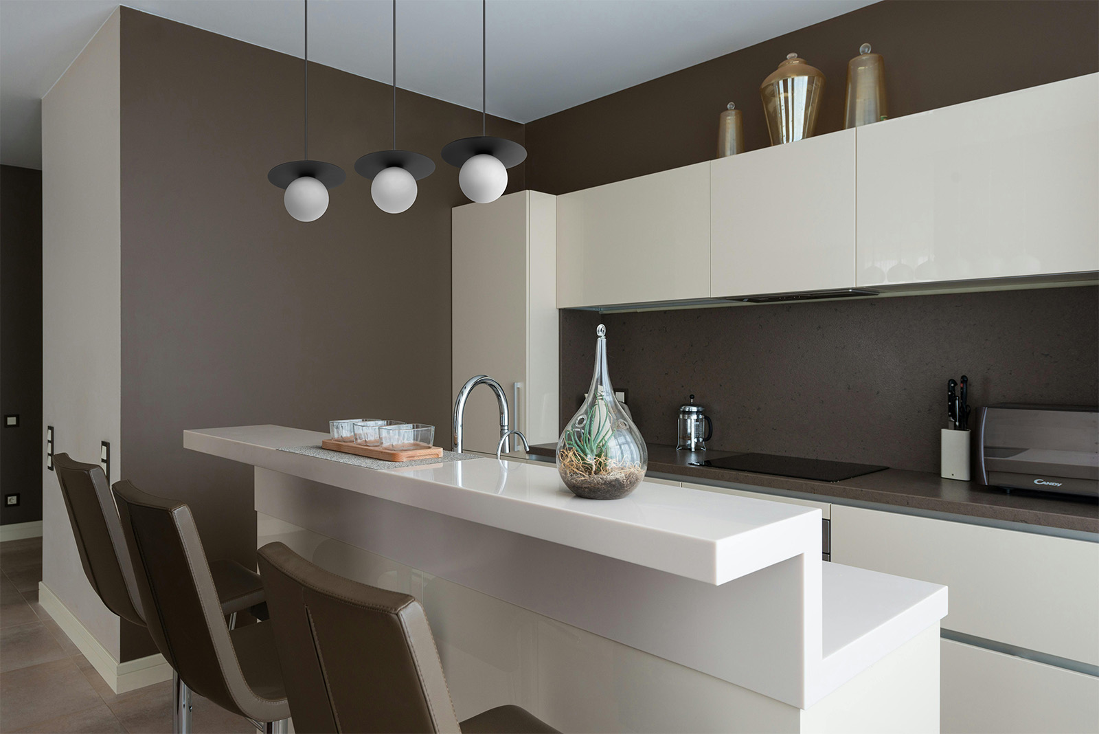 Kaja Robin lampa wisząca 1x10 W biała-czarna K-5435