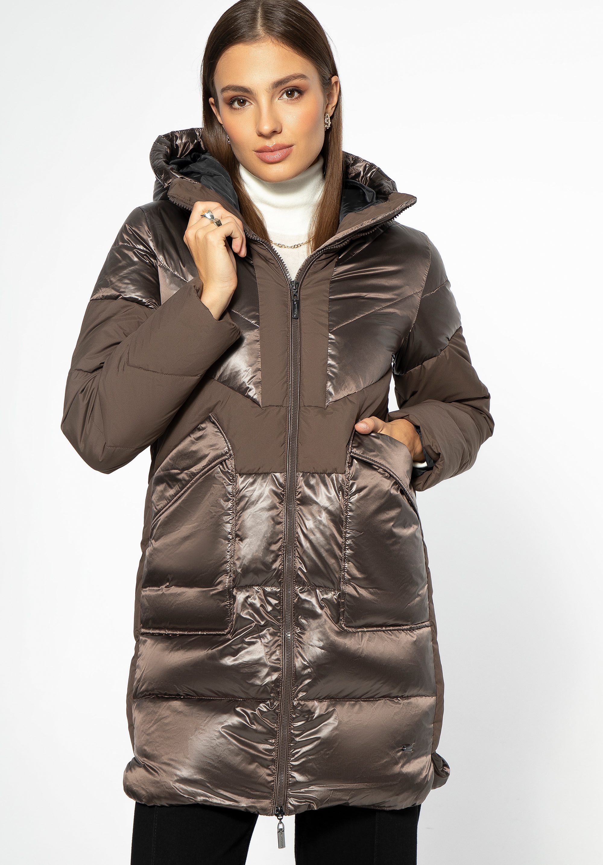 Dodatkowy rabat 25% - Damski płaszcz puchowy z łączonych materiałów z kapturem beżowy