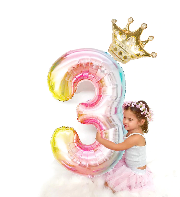 Kolorowy balon cyfra z koroną